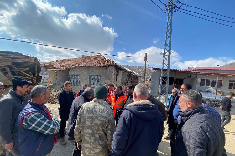 Malatya’da 5,6’lık deprem! Yıkılan binalar var!