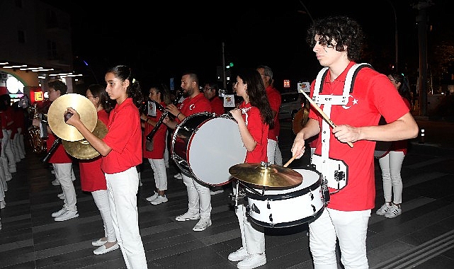 Cumhuriyet Bandosu'ndan Kemer'de konser