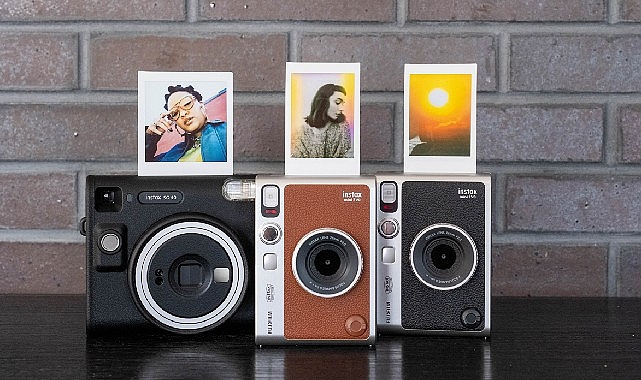 FUJIFILM instax mini Evo'nun yeni rengi: “Evo Brown“