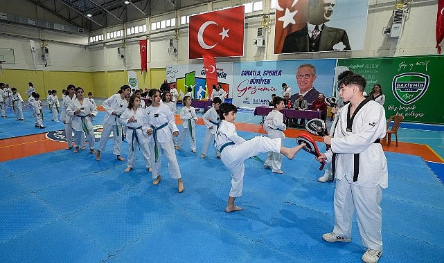 Gaziemir'in taekwondocularından kuşak mücadelesi